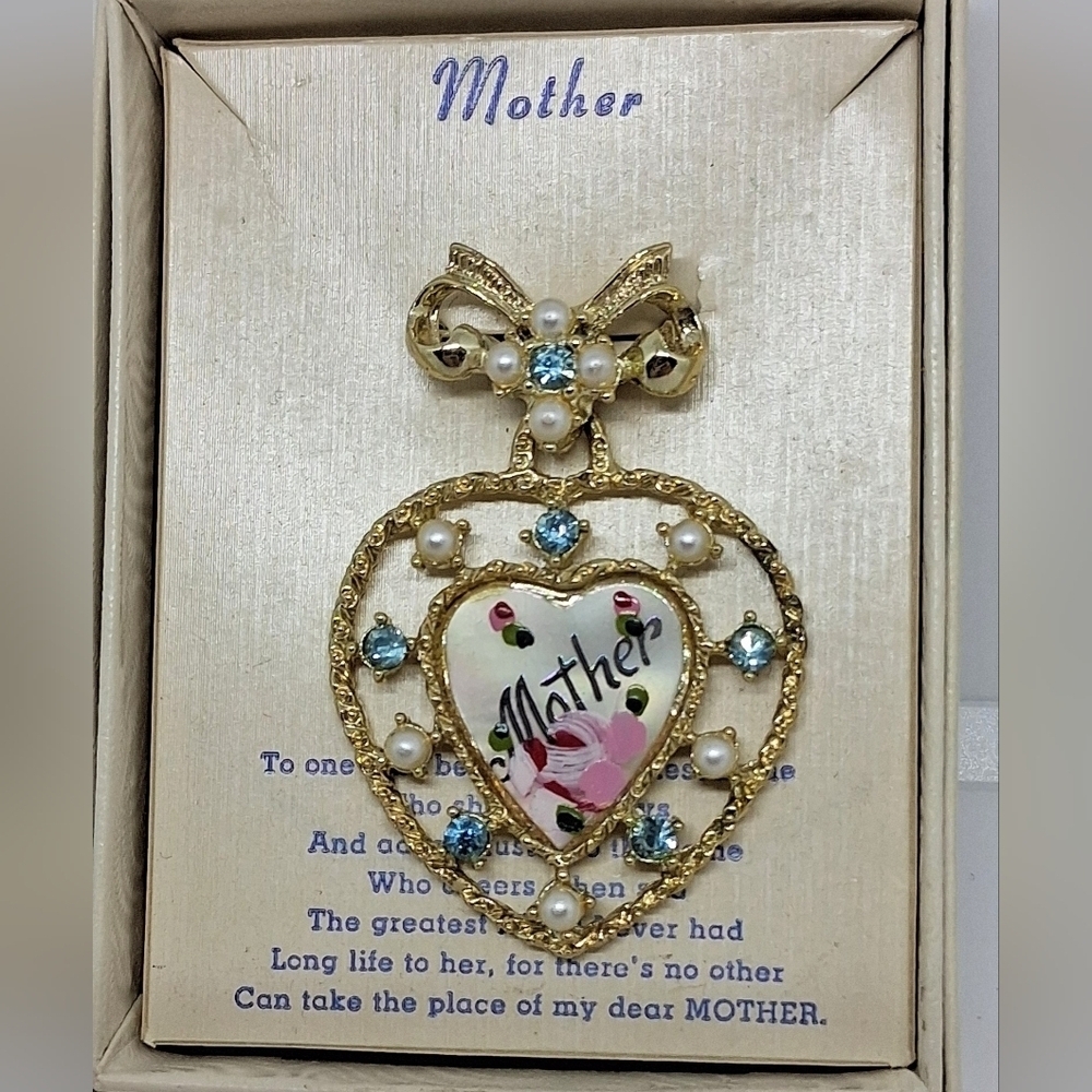 * Vintage Heart Shaped Faux Pearl  Mother Pin Brooch